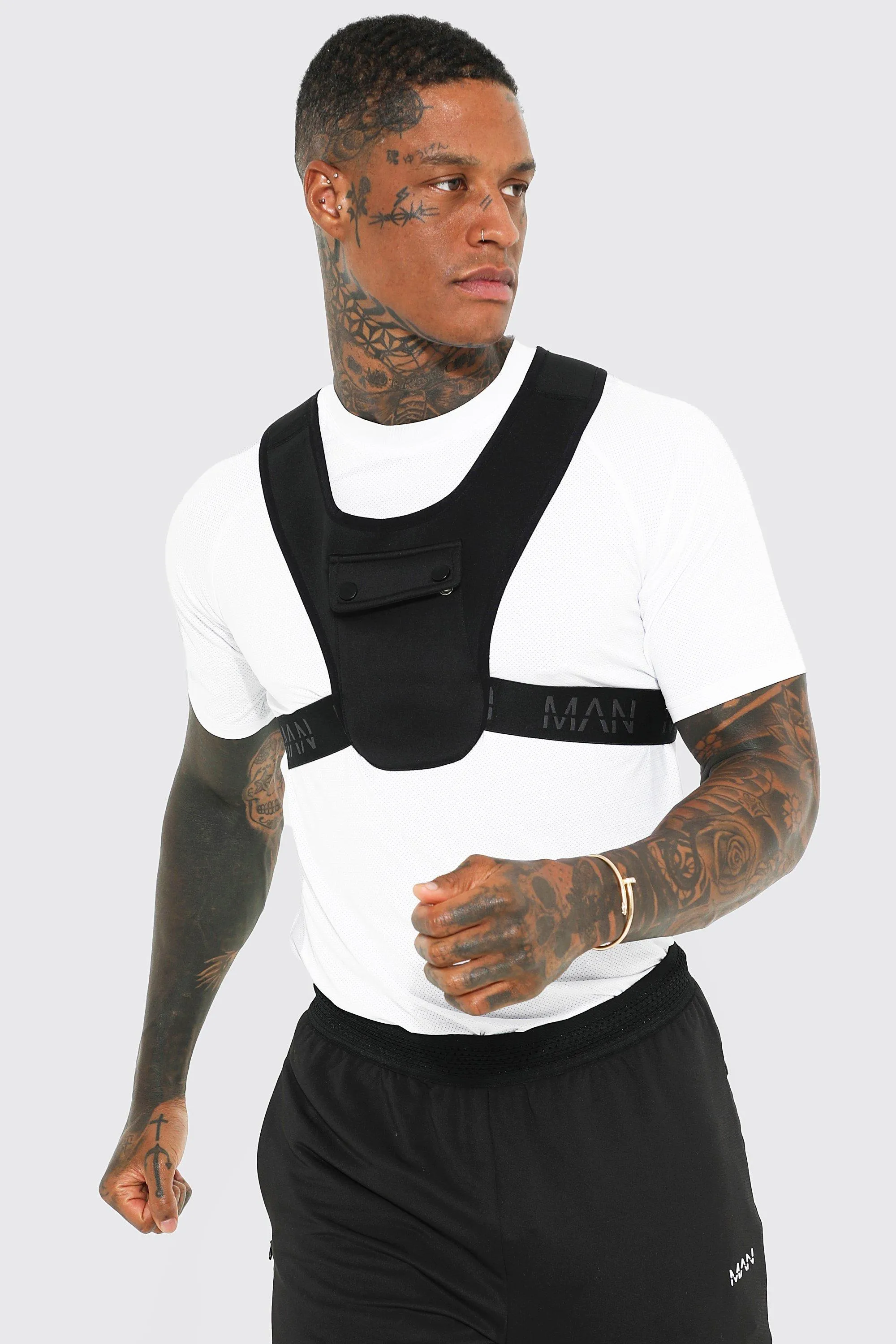 Active Gym Training Vest With Phone Pocket | boohooMAN UK