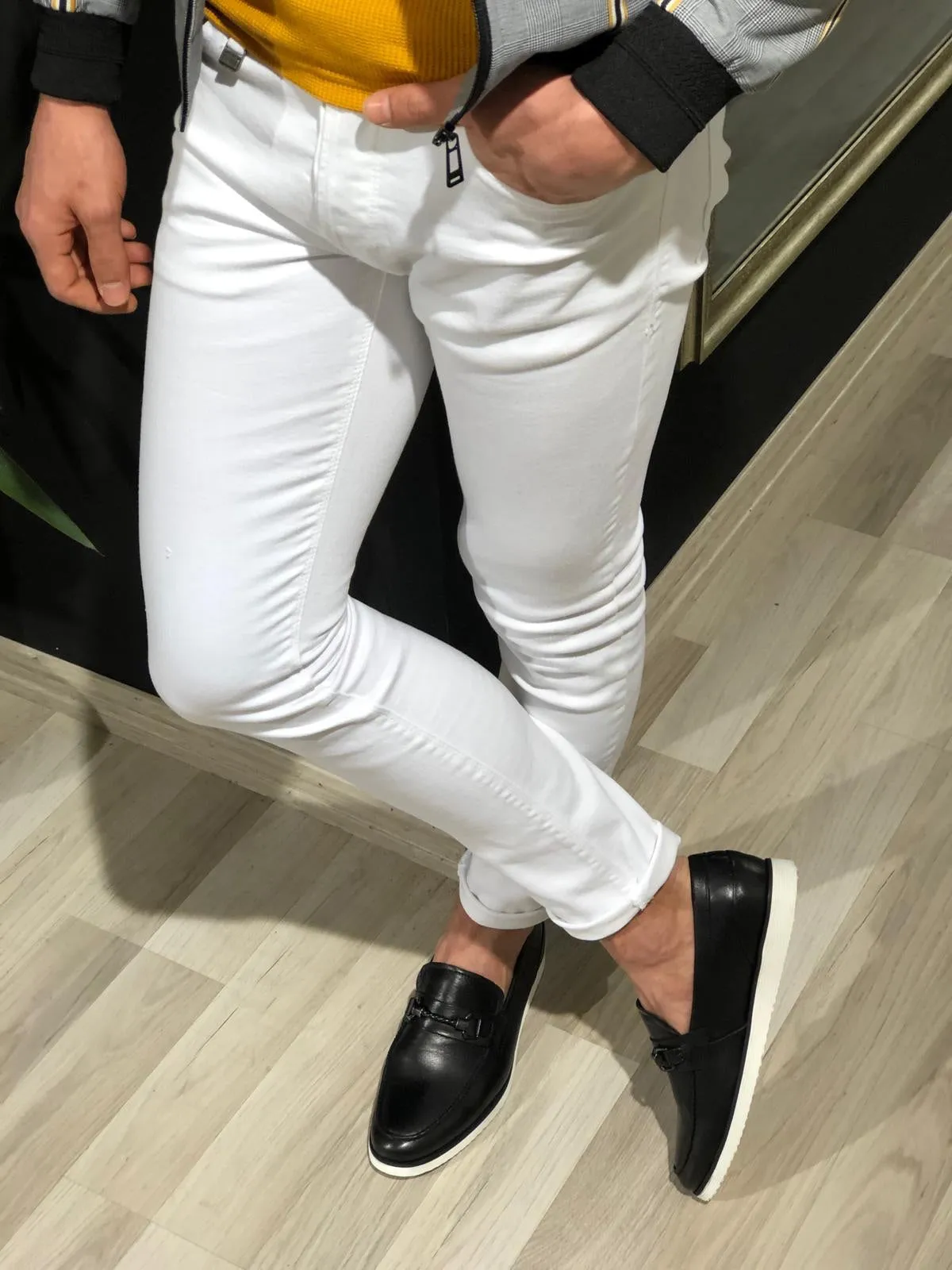 Tettra Slim-Fit Lycra Jeans In White